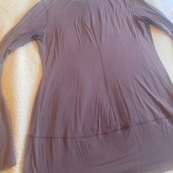 Authentic Lululemon Rule the Day long sleeve - Picture 2 of 5